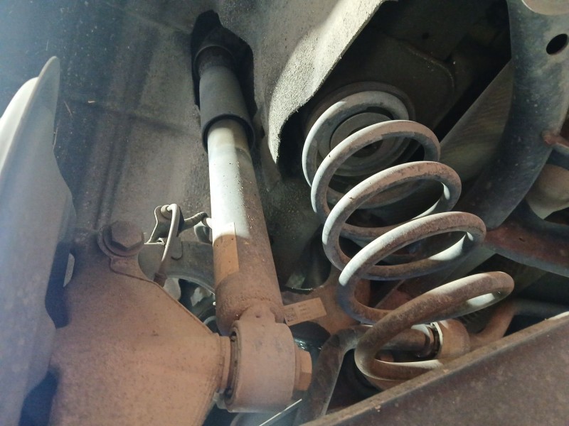 Recambio de amortiguador trasero izquierdo para volkswagen passat b7 (362) 2.0 tdi referencia OEM IAM   