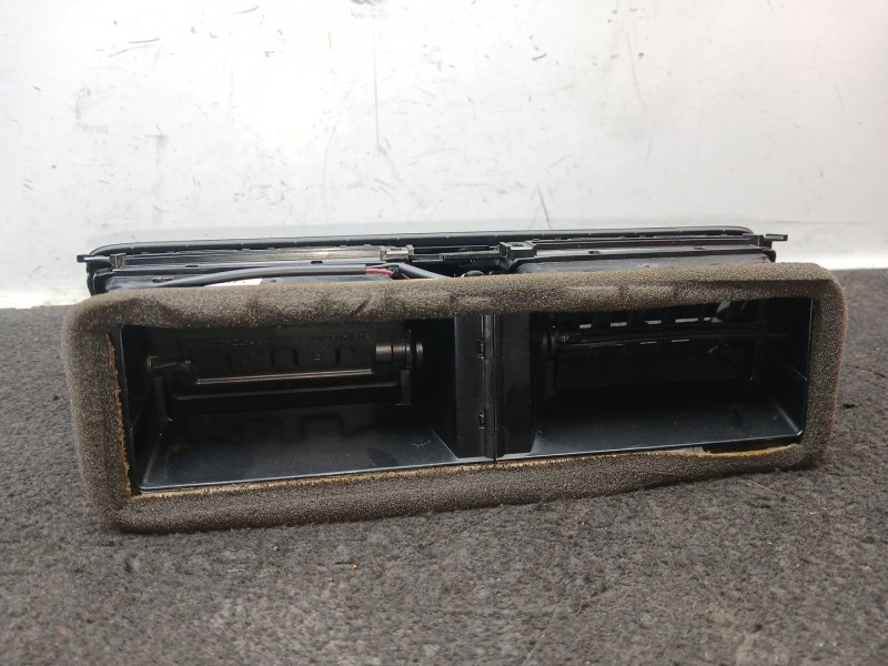 Recambio de aireador delantero central para volkswagen passat b7 (362) 2.0 tdi referencia OEM IAM 3AB819728A TRW 