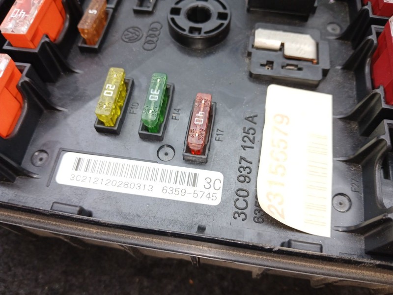 Recambio de caja reles / fusibles para volkswagen passat b7 (362) 2.0 tdi referencia OEM IAM 3C0937125A - 3C212120280313 - 63595