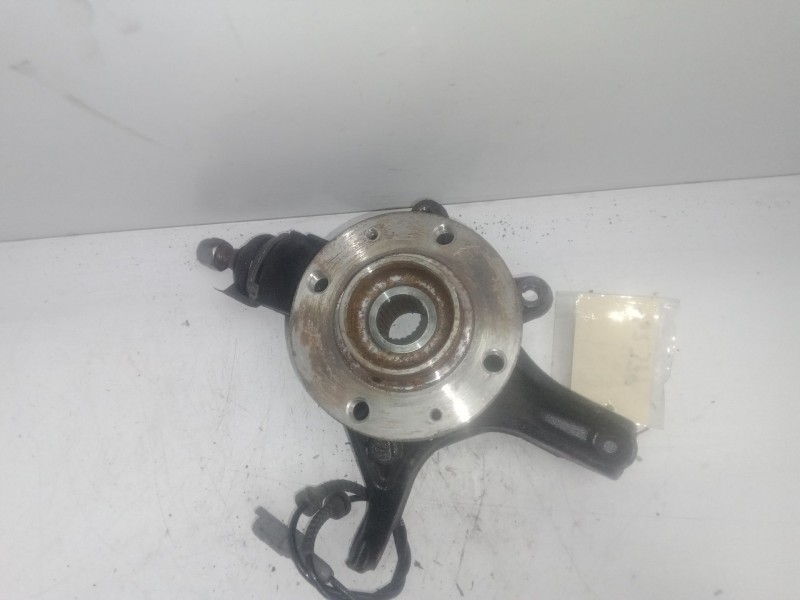 Recambio de mangueta delantera izquierda para peugeot 5008 1.6 16v referencia OEM IAM   