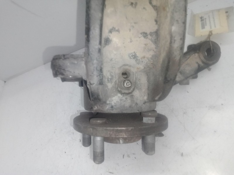 Recambio de mangueta delantera izquierda para land rover freelander (lr2) 2.2 td4 cat referencia OEM IAM   