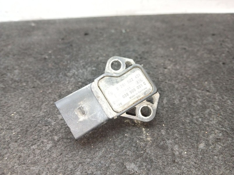 Recambio de sensor presion para audi a3 (8p1) 2.0 tdi 16v referencia OEM IAM 0281002401 - 038906051C BOSCH 