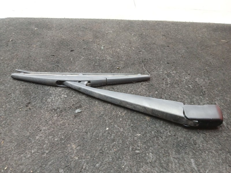 Recambio de brazo limpia trasero para citroën c4 aircross 1.8 hdi 150 referencia OEM IAM .  