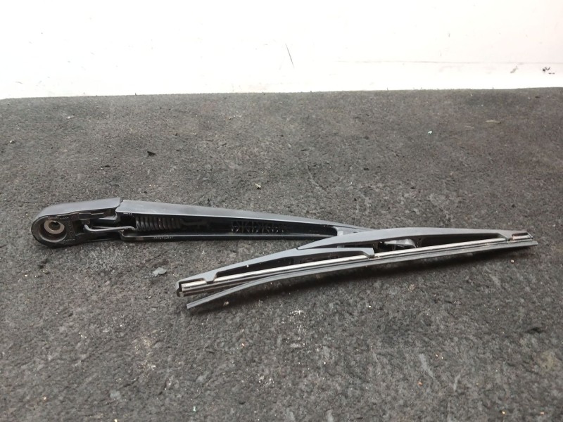Recambio de brazo limpia trasero para citroën c4 aircross 1.8 hdi 150 referencia OEM IAM .  