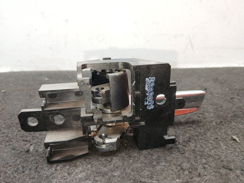 Recambio de maneta interior trasera derecha para citroën c4 aircross 1.8 hdi 150 referencia OEM IAM 120202S CROMADA 