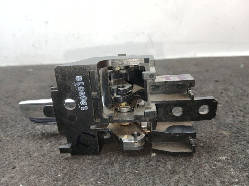 Recambio de maneta interior trasera izquierda para citroën c4 aircross 1.8 hdi 150 referencia OEM IAM 120201G CROMADA 