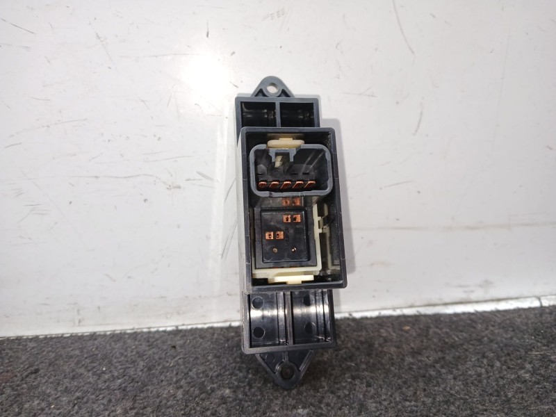 Recambio de mando elevalunas delantero derecho para citroën c4 aircross 1.8 hdi 150 referencia OEM IAM MR587944 - 1612D4  