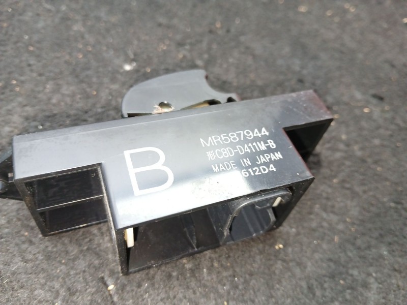 Recambio de mando elevalunas trasero izquierdo para citroën c4 aircross 1.8 hdi 150 referencia OEM IAM MR587944 - 1612D4  