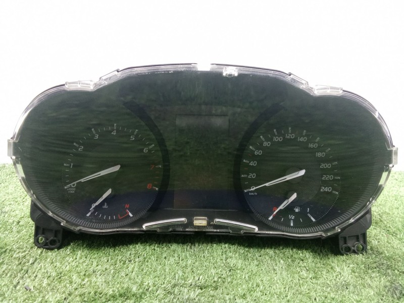 Recambio de cuadro instrumentos para toyota avensis sedán (_t27_) 1.8 (zrt271_) referencia OEM IAM 3380005V61 2.CONECTORES 