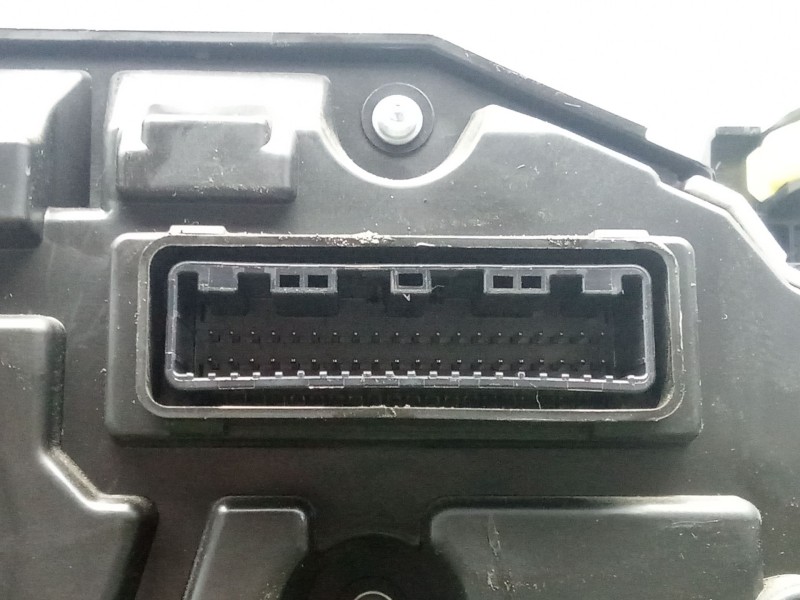 Recambio de cuadro instrumentos para toyota avensis sedán (_t27_) 1.8 (zrt271_) referencia OEM IAM 3380005V61 2.CONECTORES 