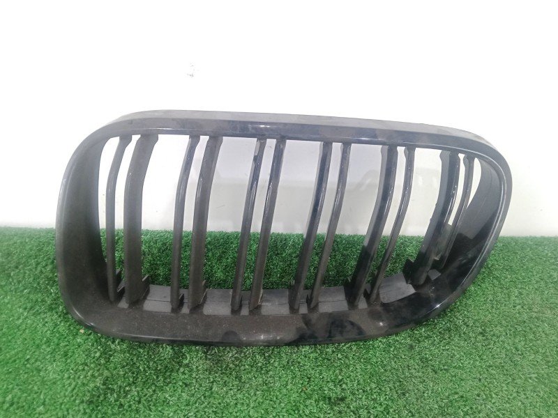 Recambio de rejilla paragolpes izquierda para bmw 3 (e90) 318 d referencia OEM IAM SIN REFERENCIA  