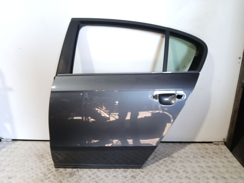 Recambio de puerta trasera izquierda para volkswagen passat b7 (362) 2.0 tdi referencia OEM IAM   GRISS