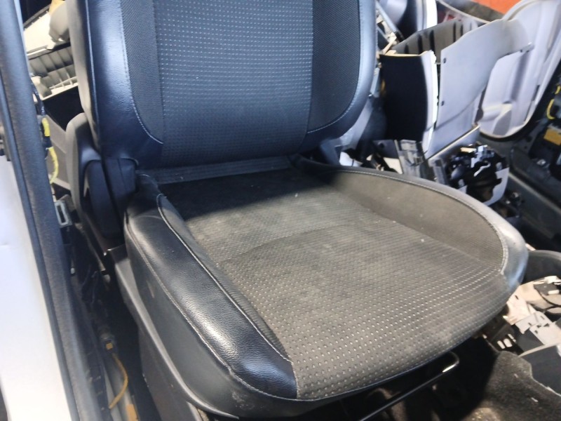 Recambio de asiento delantero derecho para citroën c4 aircross 1.8 hdi 150 awc referencia OEM IAM   