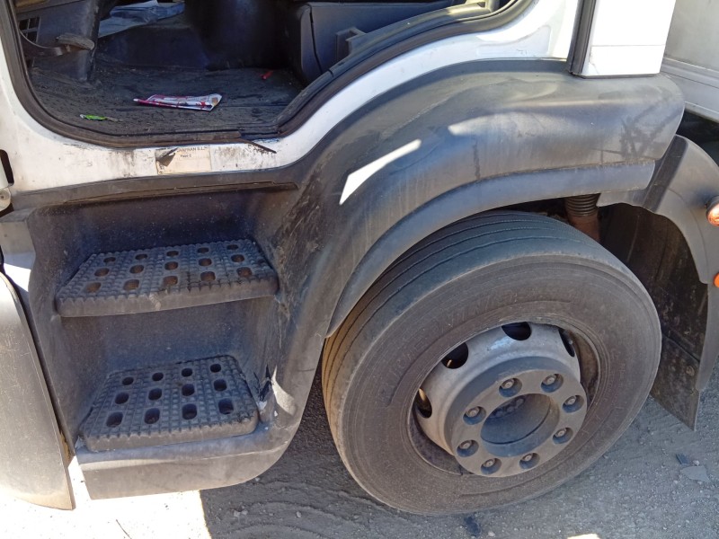 Recambio de estribo para iveco eurocargo 150-250 referencia OEM IAM  ESCALON IZQUIERDO 