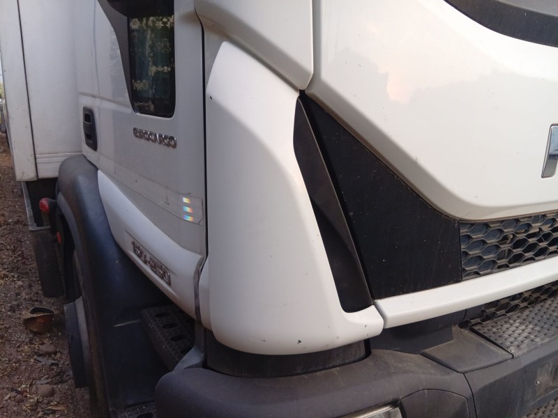 Recambio de aleta delantera derecha para iveco eurocargo 150-250 referencia OEM IAM  2016 