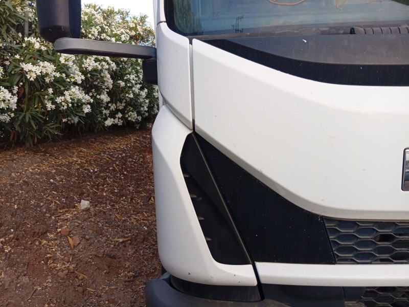 Recambio de aleta delantera derecha para iveco eurocargo 150-250 referencia OEM IAM  2016 