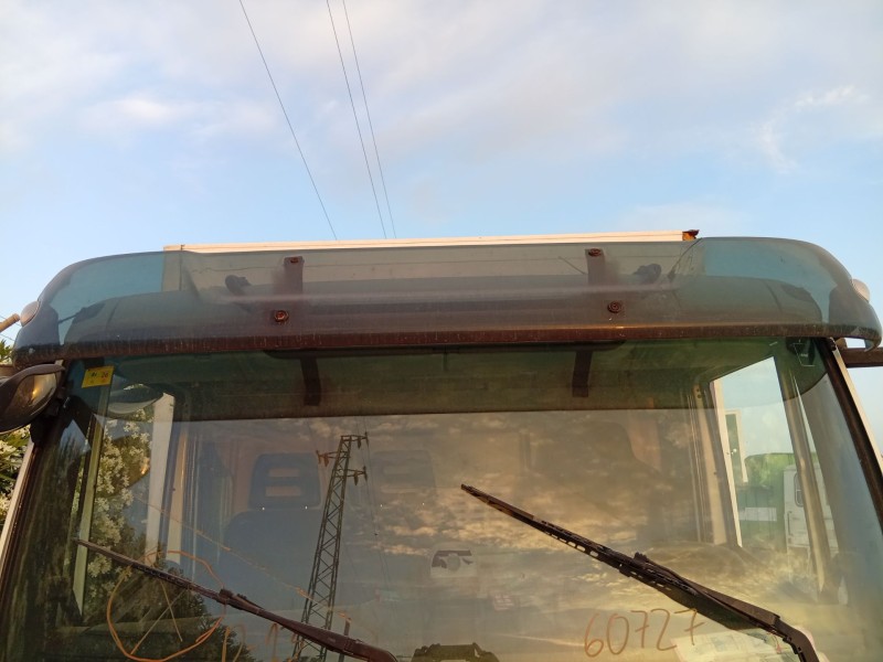Recambio de moldura para iveco eurocargo 150-250 referencia OEM IAM  VISERA FRONTAL DERIVABRISAS CABINA