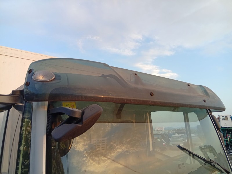 Recambio de moldura para iveco eurocargo 150-250 referencia OEM IAM  VISERA FRONTAL DERIVABRISAS CABINA