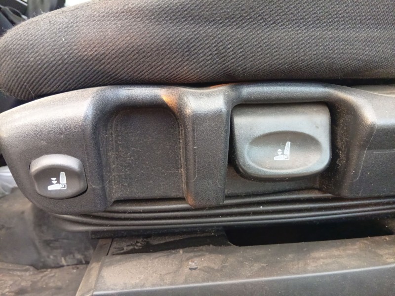 Recambio de asiento delantero izquierdo para iveco eurocargo 150-250 referencia OEM IAM 5802034152 NEUMATICO REGULACION MANUAL