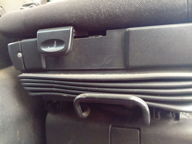 Recambio de asiento delantero izquierdo para iveco eurocargo 150-250 referencia OEM IAM 5802034152 NEUMATICO REGULACION MANUAL