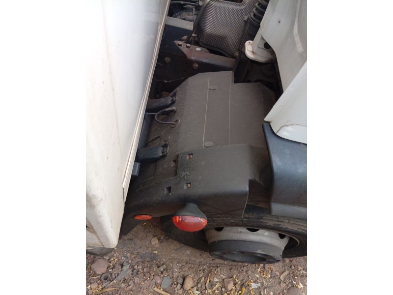 Recambio de paso de rueda delantero derecho para iveco eurocargo 150-250 referencia OEM IAM 5801776097  