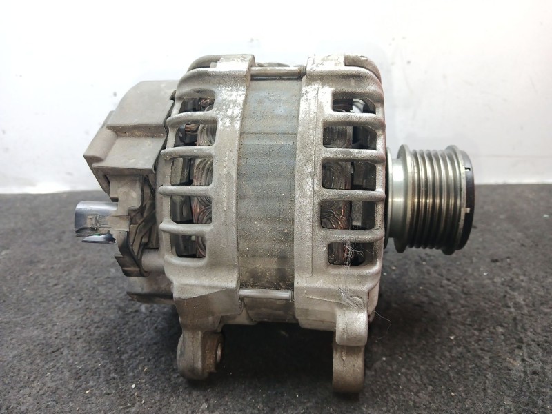 Recambio de alternador para volkswagen passat b7 (362) 2.0 tdi referencia OEM IAM 03L903024F - 0125811027 BOSCH 