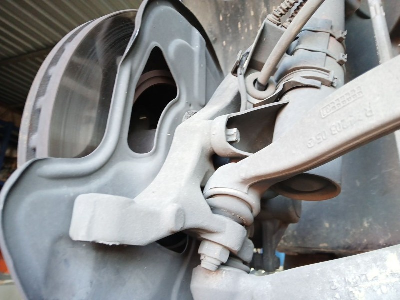 Recambio de mangueta delantera derecha para mercedes-benz clase c (w204) c 220 cdi (204.008) referencia OEM IAM   