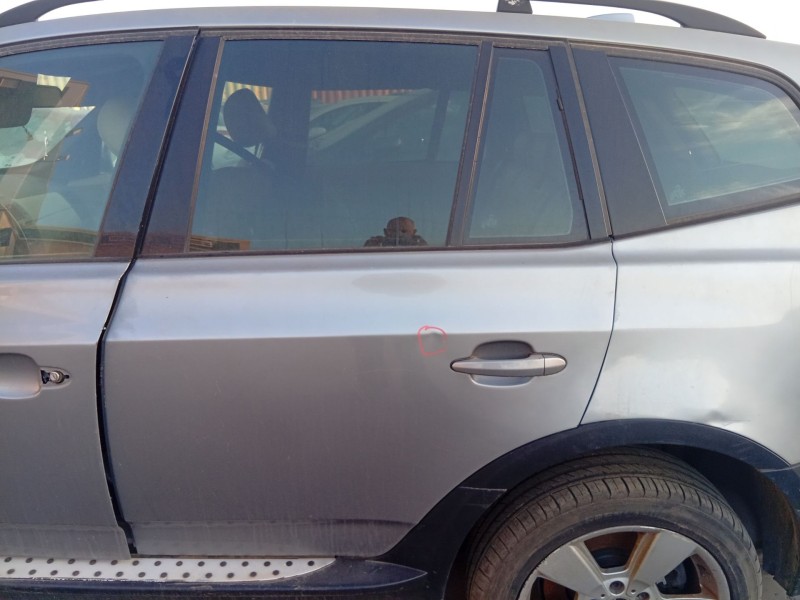 Recambio de puerta trasera izquierda para bmw x3 (e83) 2.5 i referencia OEM IAM  LEVE ABOLLADURA GRIS