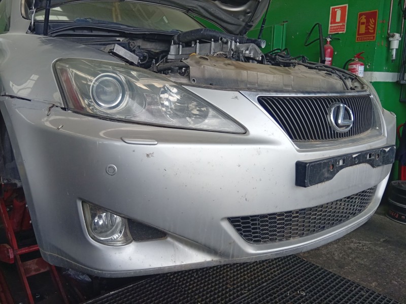 Recambio de paragolpes delantero para lexus is ii (_e2_) 220d (ale20) referencia OEM IAM   