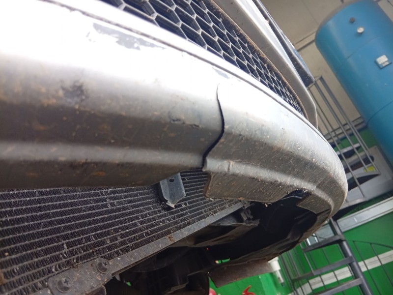 Recambio de paragolpes delantero para lexus is ii (_e2_) 220d (ale20) referencia OEM IAM   
