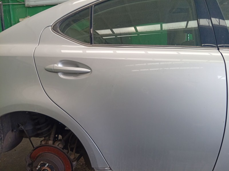 Recambio de puerta trasera derecha para lexus is ii (_e2_) 220d (ale20) referencia OEM IAM   