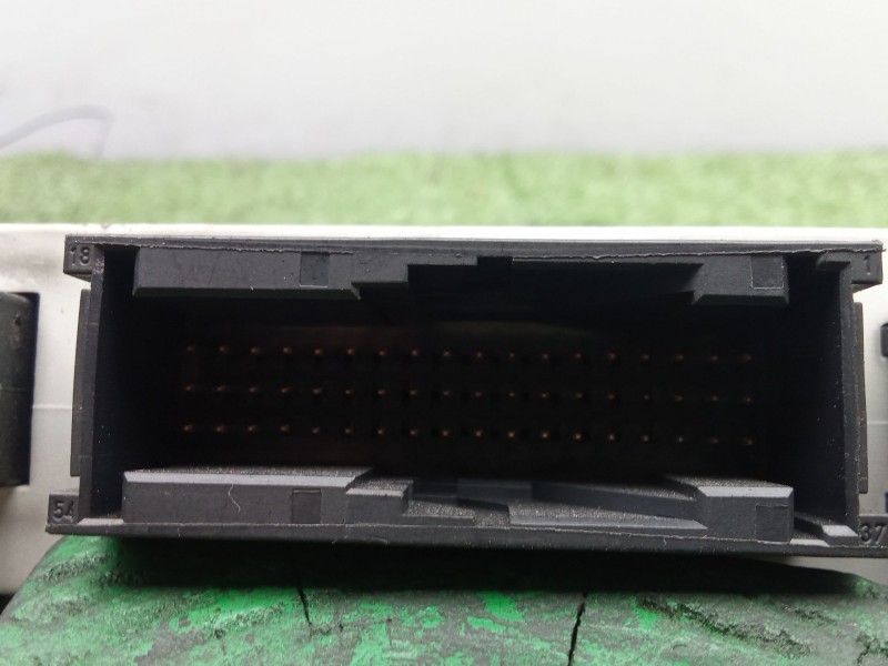 Recambio de modulo electronico para bmw serie 3 berlina (e46) 320d referencia OEM IAM 61358385541  