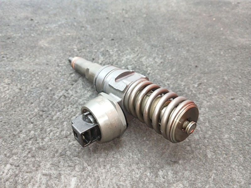 Recambio de inyector para volkswagen touran (1t1, 1t2) 1.9 tdi referencia OEM IAM 038130073AG - 0414720215 BOSCH 
