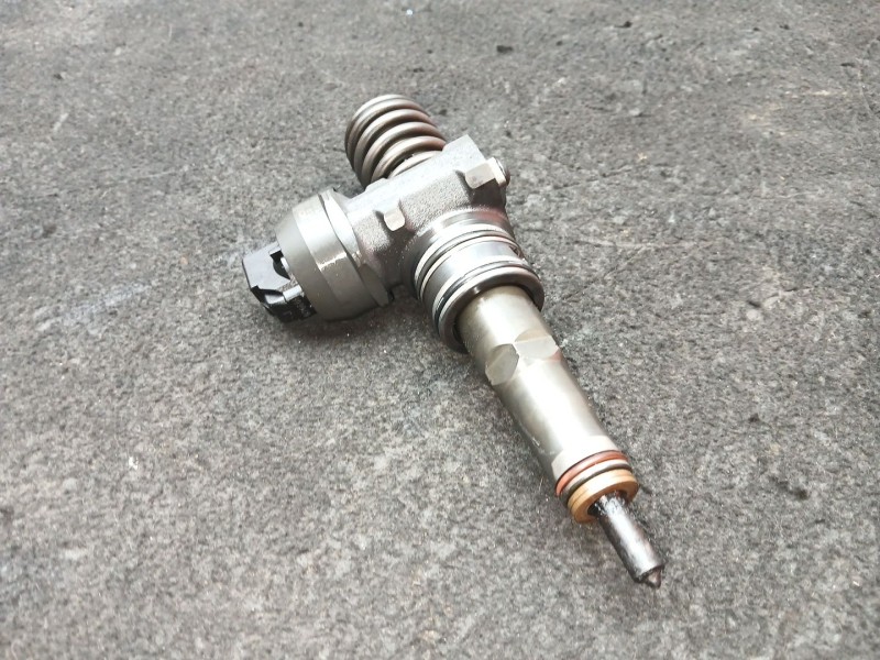 Recambio de inyector para volkswagen touran (1t1, 1t2) 1.9 tdi referencia OEM IAM 038130073AG - 0414720215 BOSCH 