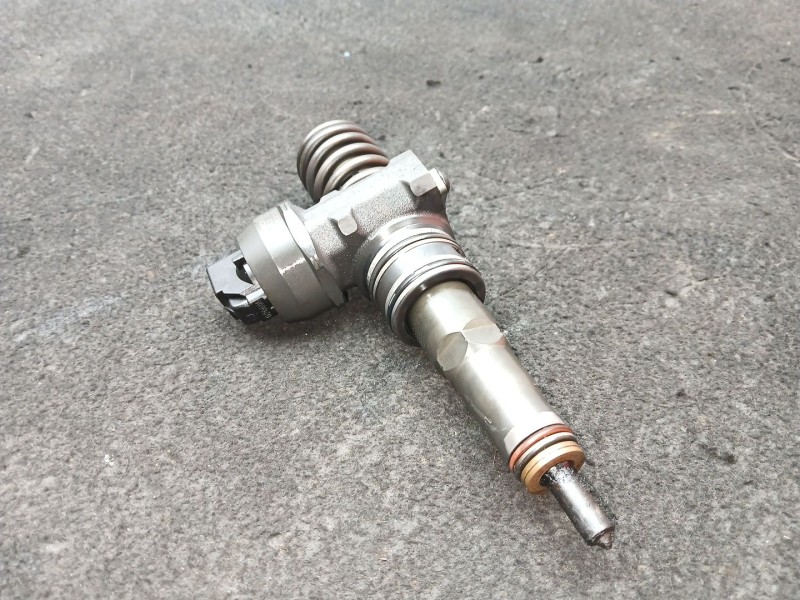 Recambio de inyector para volkswagen touran (1t1, 1t2) 1.9 tdi referencia OEM IAM 038130073AG - 0414720215 BOSCH 