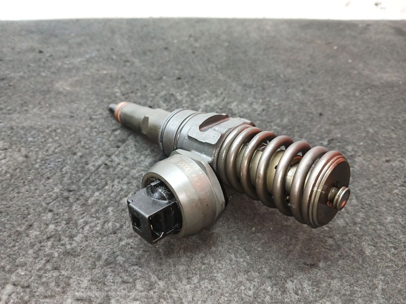 Recambio de inyector para volkswagen touran (1t1, 1t2) 1.9 tdi referencia OEM IAM 038130073AG - 0414720215 BOSCH 