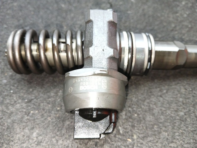 Recambio de inyector para volkswagen touran (1t1, 1t2) 1.9 tdi referencia OEM IAM 038130073AG - 0414720215 BOSCH 