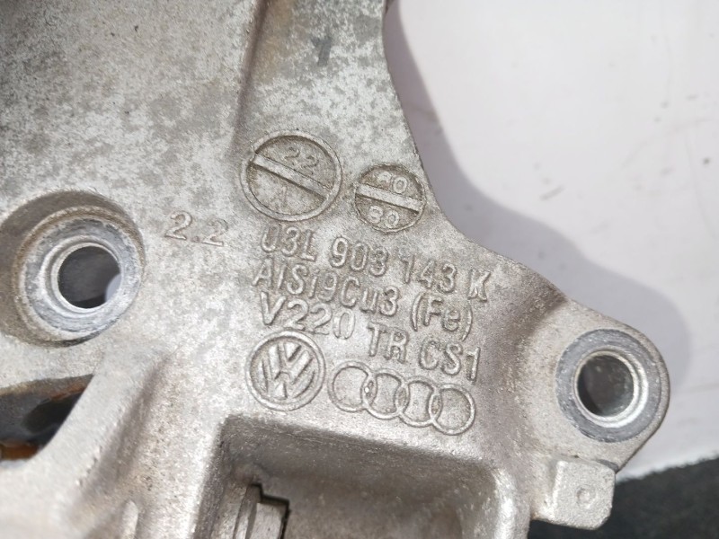 Recambio de soporte alternador para volkswagen golf vi (5k1) 1.6 tdi referencia OEM IAM 03L903143K  