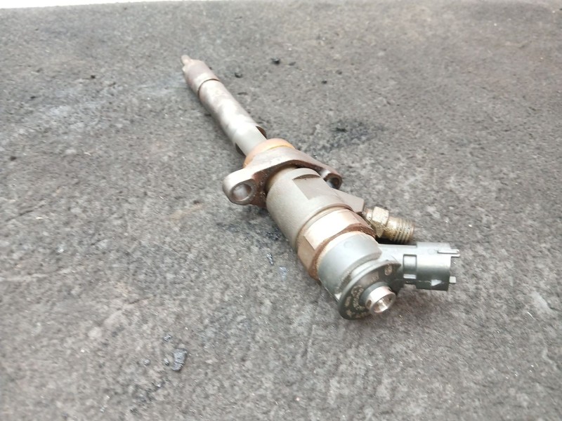 Recambio de inyector para peugeot 5008 (0u_, 0e_) 1.6 hdi referencia OEM IAM 0445110297  