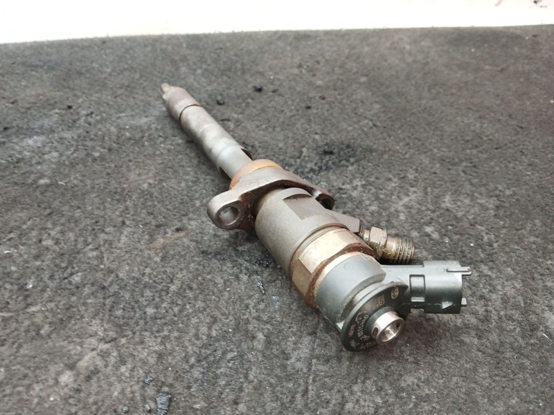 Recambio de inyector para peugeot 5008 (0u_, 0e_) 1.6 hdi referencia OEM IAM 0445110297  
