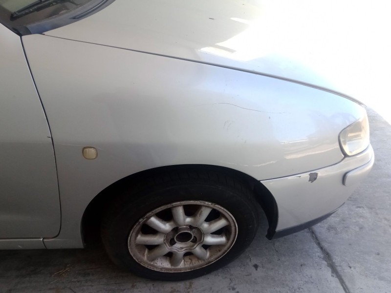 Recambio de aleta delantera derecha para seat cordoba berlina (6k2) 1.4 referencia OEM IAM   