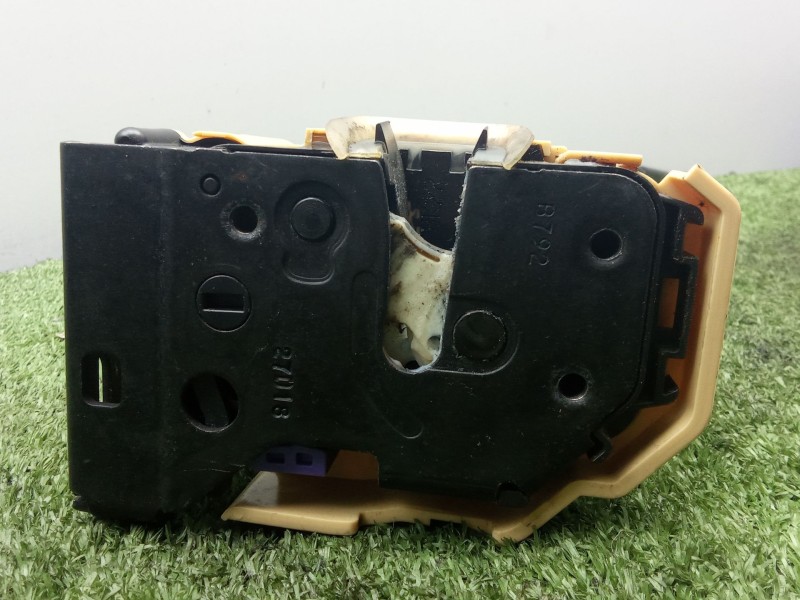 Recambio de cerradura puerta delantera derecha para alfa romeo stelvio (949_) 2.0 q4 (949.axf2a) referencia OEM IAM 50536541 ELE