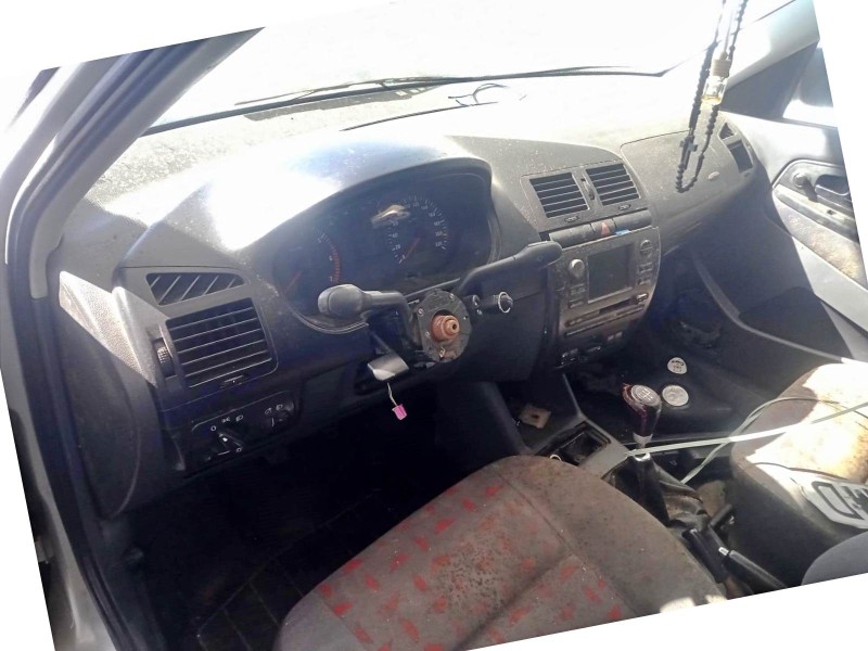 seat cordoba berlina (6k2) del año 2001