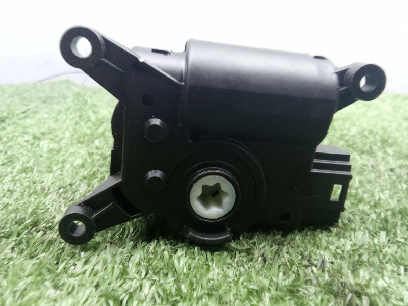 Recambio de motor apertura trampillas climatizador para alfa romeo stelvio (949_) 2.0 q4 (949.axf2a) referencia OEM IAM 11380042