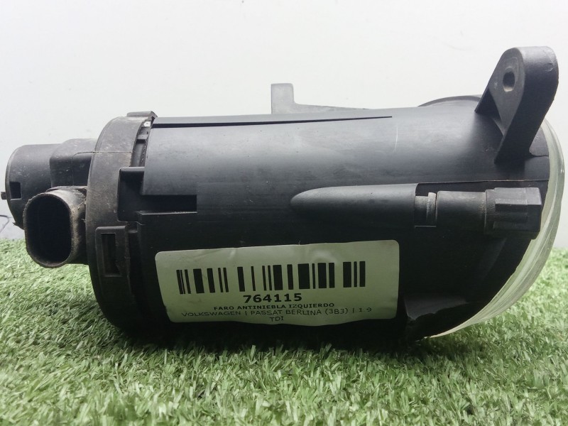 Recambio de faro antiniebla izquierdo para volkswagen passat berlina (3b3) 1.9 tdi referencia OEM IAM 3B7941699A  