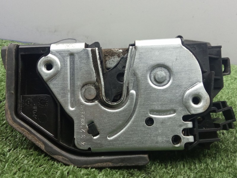 Recambio de cerradura puerta trasera izquierda para bmw 6 gran coupe (f06) 640 d referencia OEM IAM SIN REFERENCIA 5.PINES 