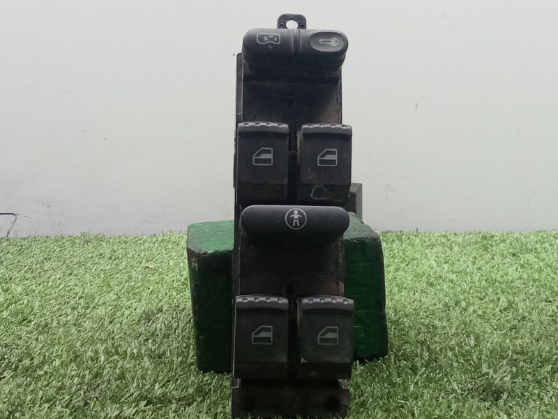 Recambio de mando elevalunas delantero izquierdo para volkswagen passat berlina (3b3) 1.9 tdi referencia OEM IAM SIN REFERENCIA 
