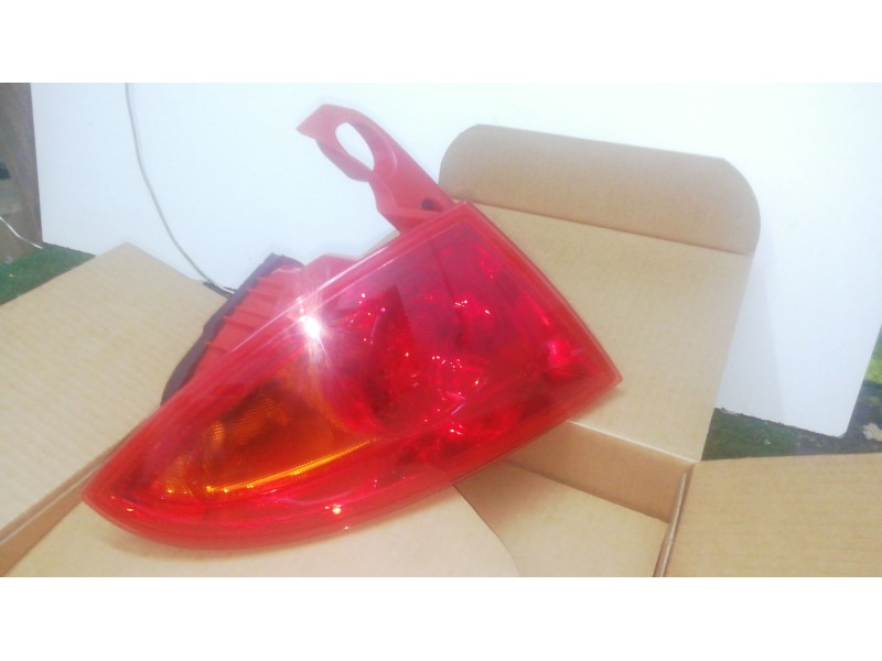 Recambio de piloto trasero izquierdo para seat leon (1p1) referencia OEM IAM 16854333  