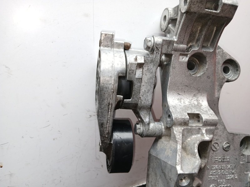 Recambio de soporte alternador para skoda octavia ii combi (1z5) 2.0 tdi referencia OEM IAM 03G903143E  