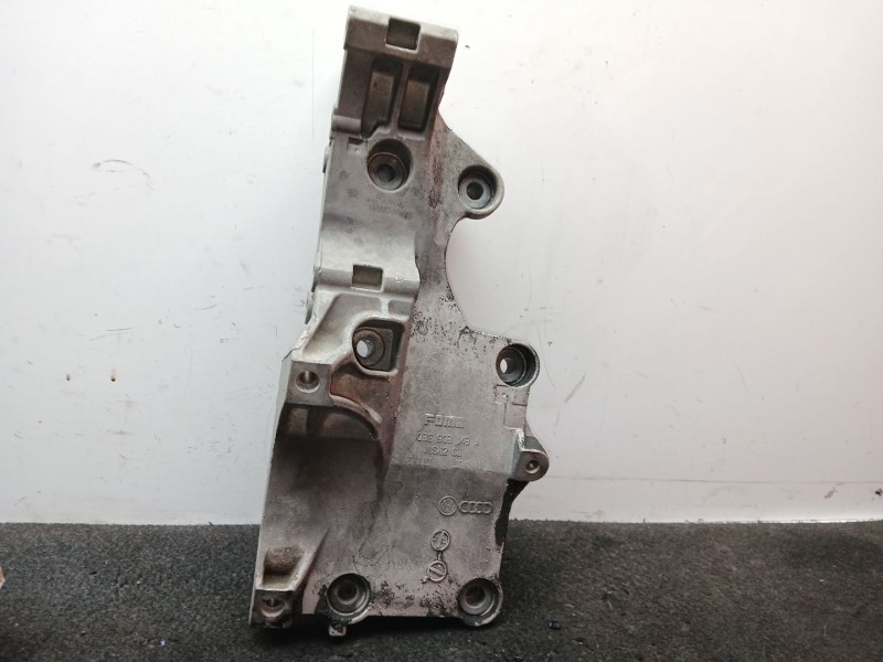 Recambio de soporte alternador para audi a3 (8p1) 2.0 tdi 16v referencia OEM IAM 03G903143A  